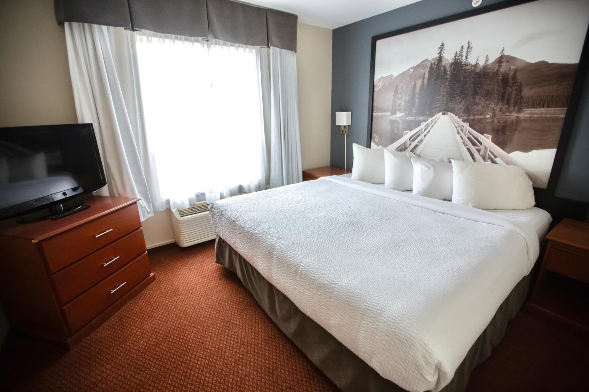 Super 8 By Wyndham Whitecourt Exterior foto