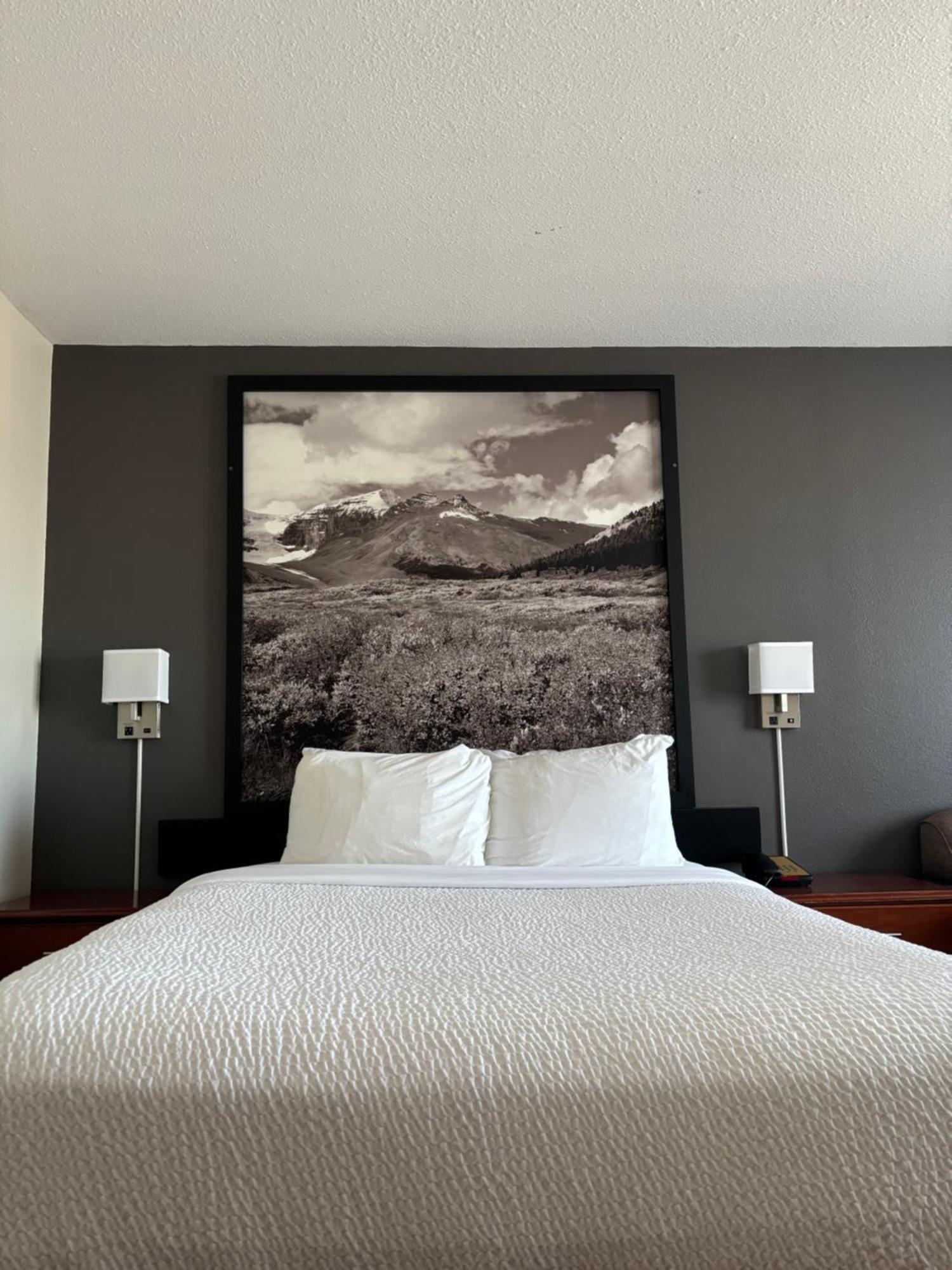 Super 8 By Wyndham Whitecourt Exterior foto