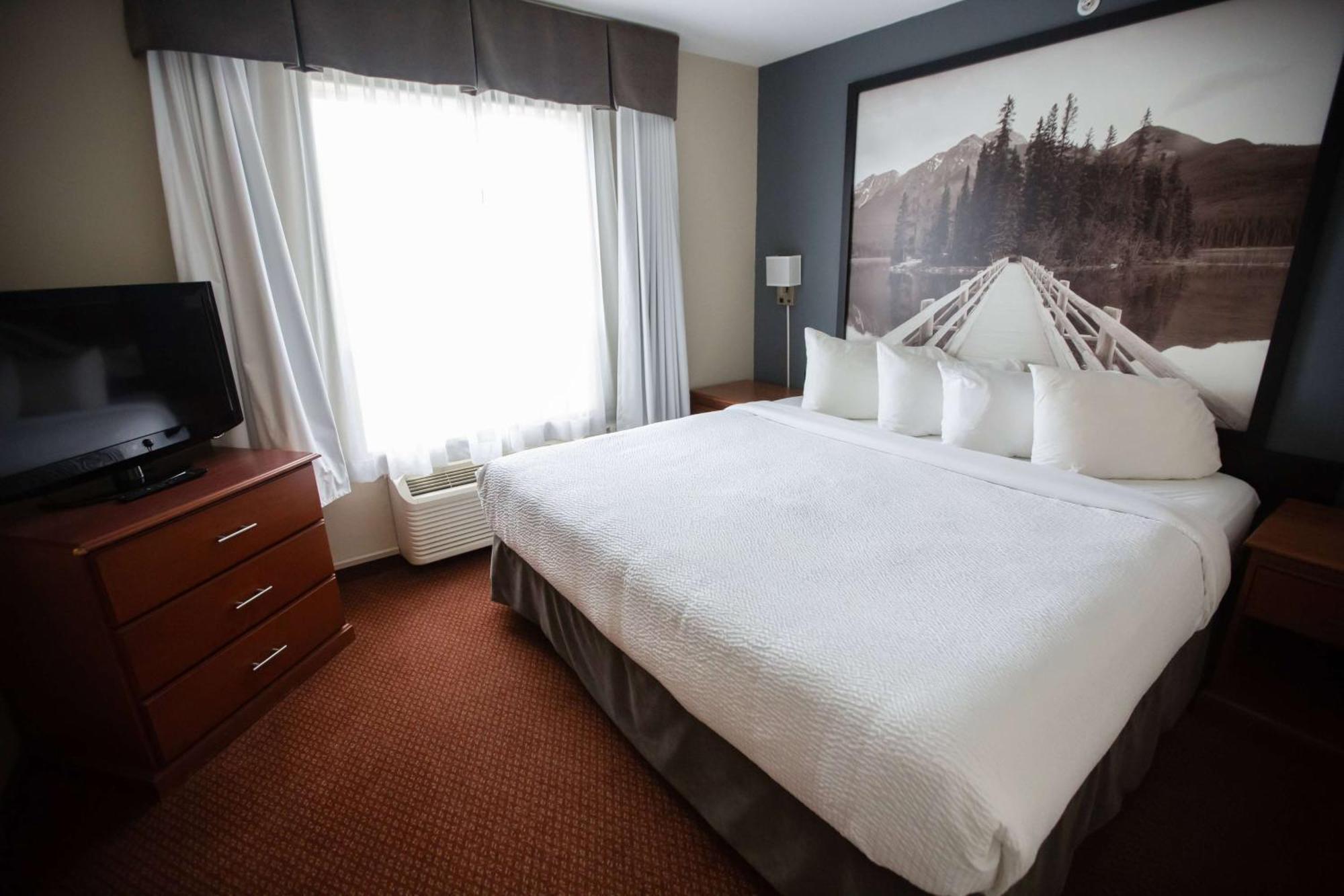 Super 8 By Wyndham Whitecourt Exterior foto