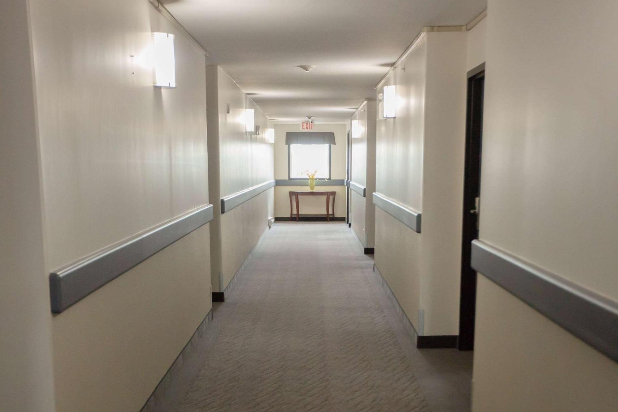 Super 8 By Wyndham Whitecourt Exterior foto