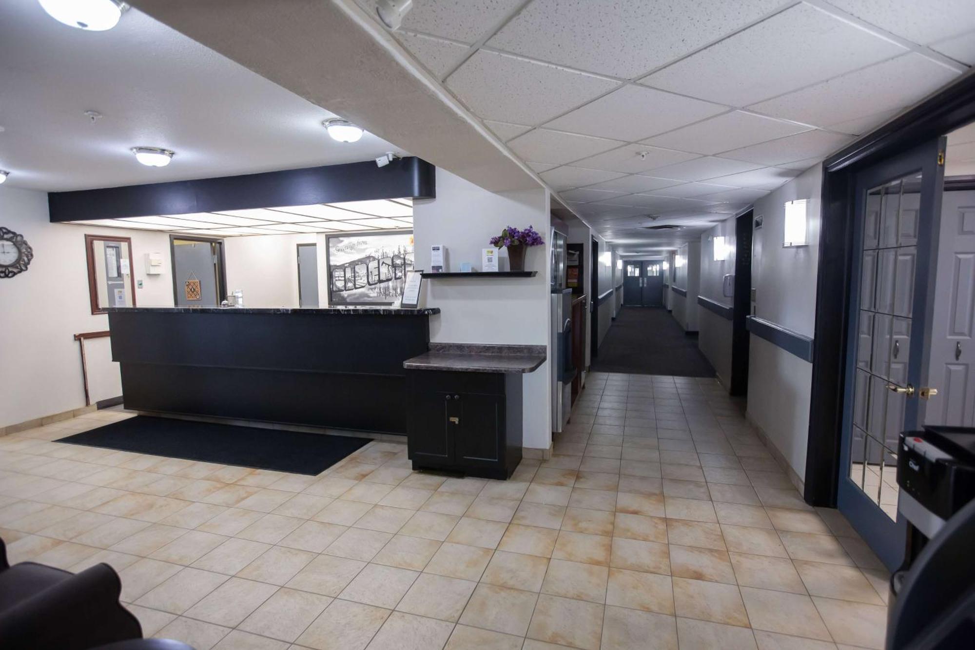 Super 8 By Wyndham Whitecourt Exterior foto