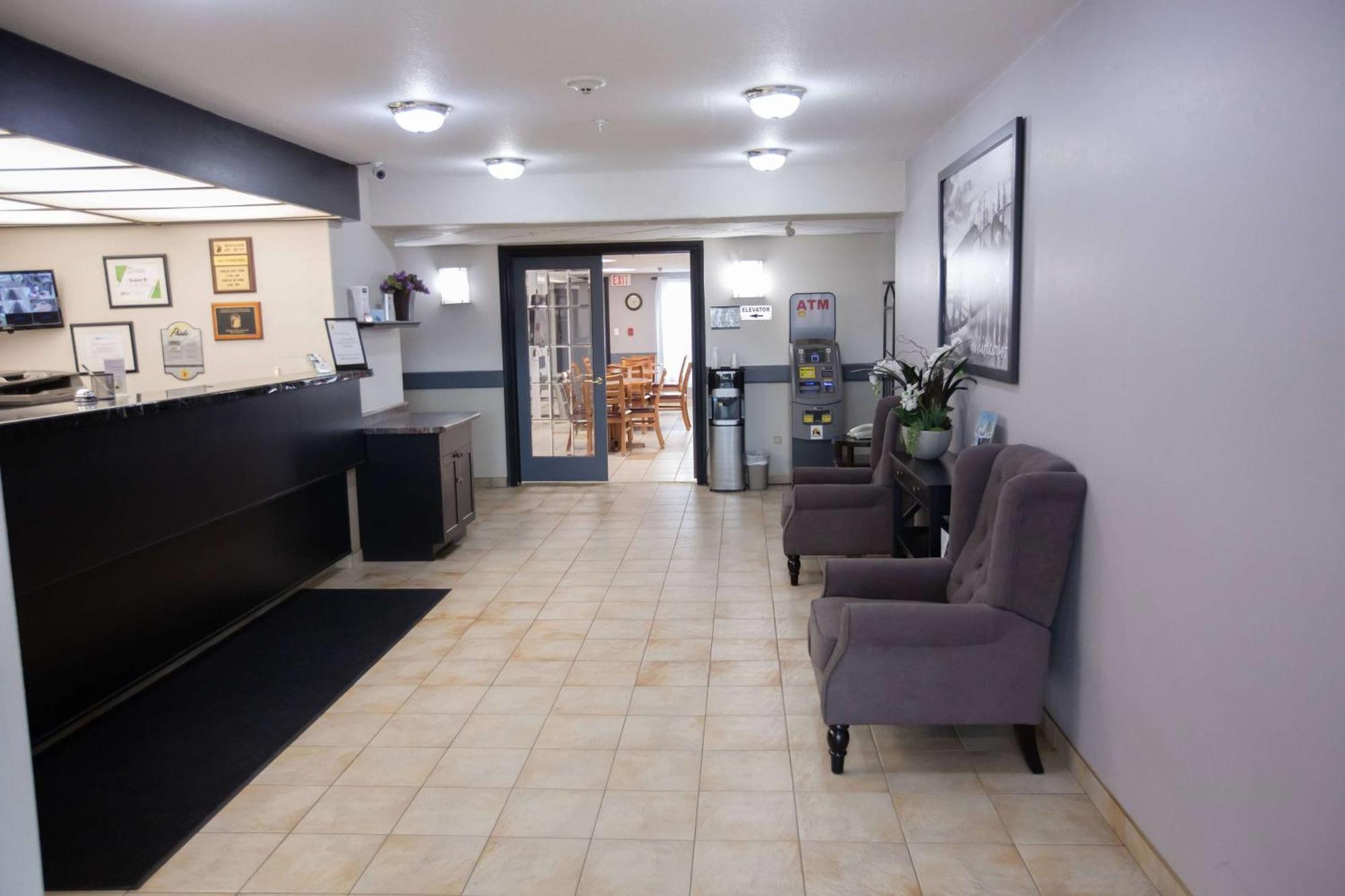Super 8 By Wyndham Whitecourt Exterior foto