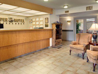 Super 8 By Wyndham Whitecourt Interior foto